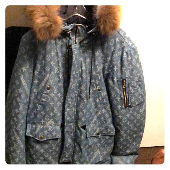 Louis Vuitton supreme coat - Picture 1 of 2